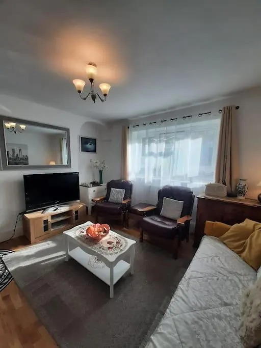 Greenwich Haven, London Apartment