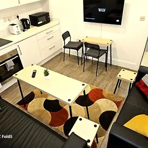  Apartment Sleephouse Partying Is Not Allowed Pls